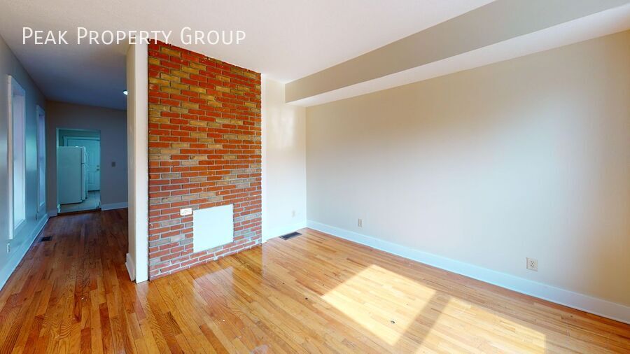 Columbus Condo: 1373 Indianola Avenue