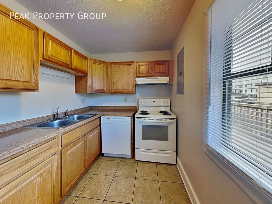 Columbus Condo: 1393 Indianola Avenue