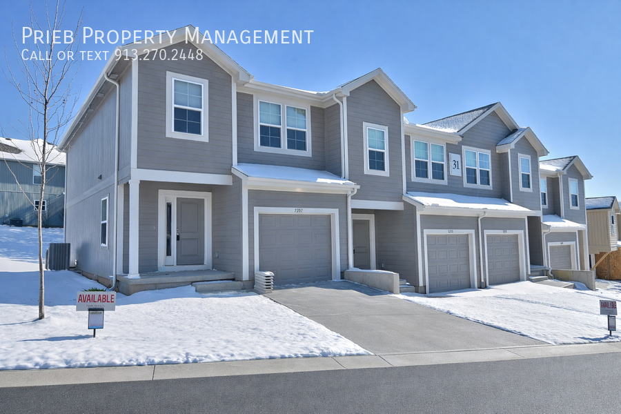 Kansas City Townhome: 10320 Farrow Ave