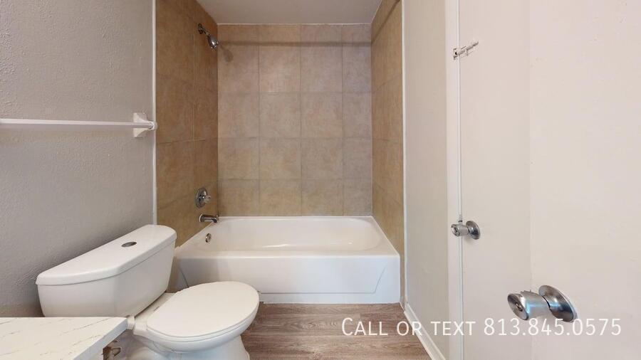 Tampa Apartment: 7306 Heritage Hills Dr