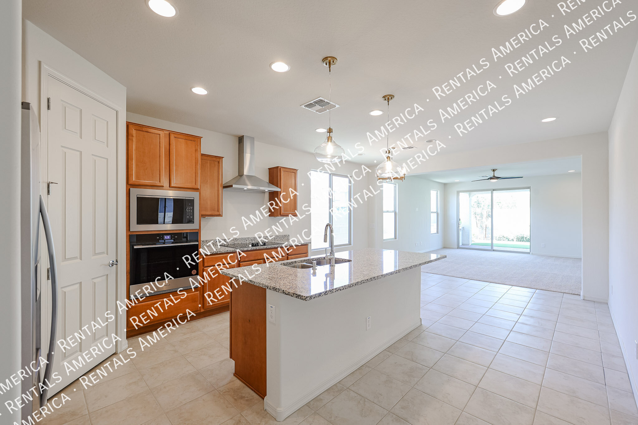 Glendale House: 9046 W Luke Ave