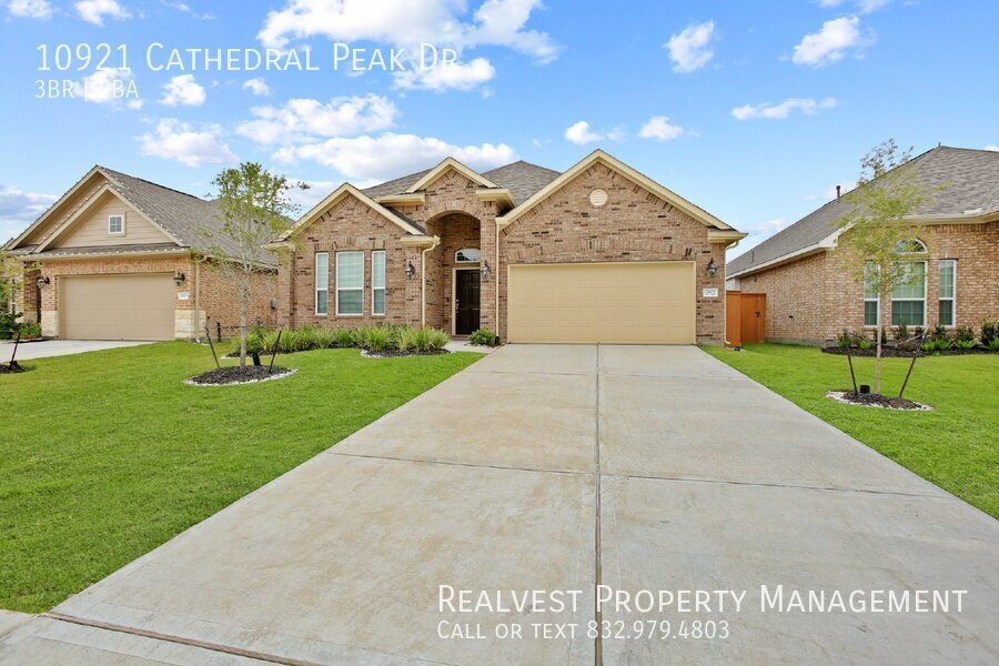 Rosharon House: 10921 Cathedral Peak Dr