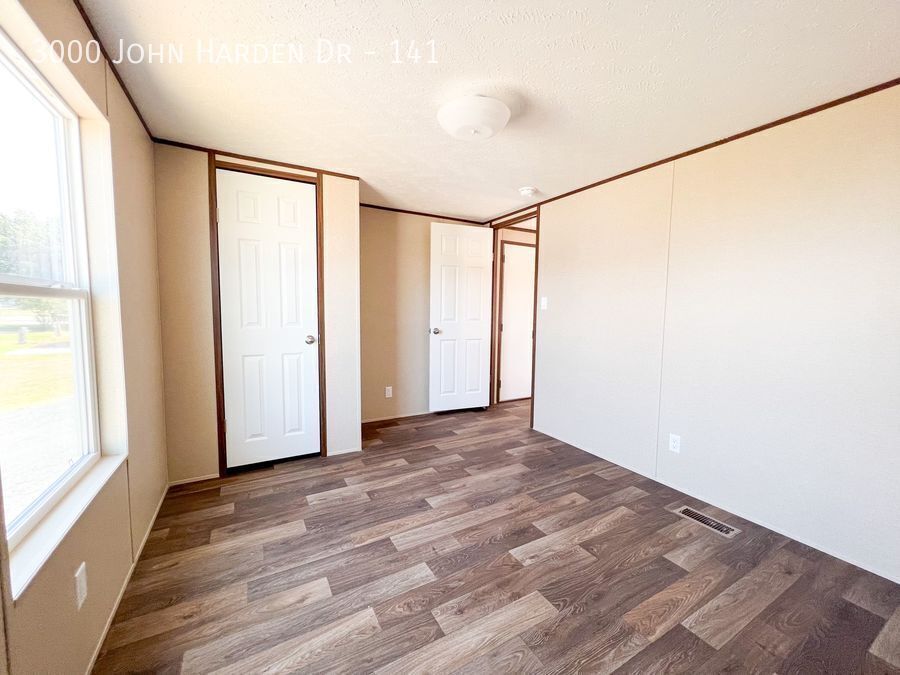 Jacksonville House: 3000 John Harden Dr