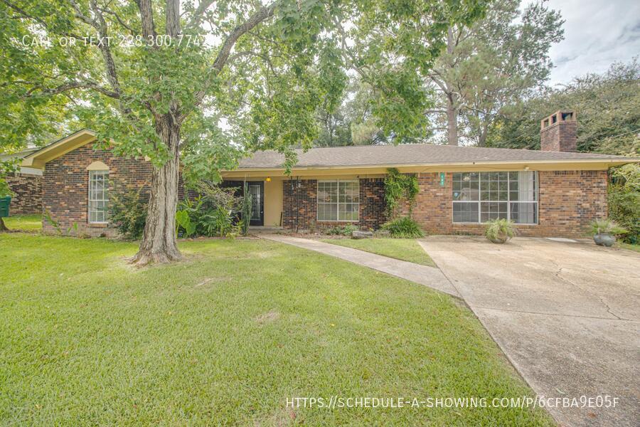 Gulfport House: 107 Deanna St