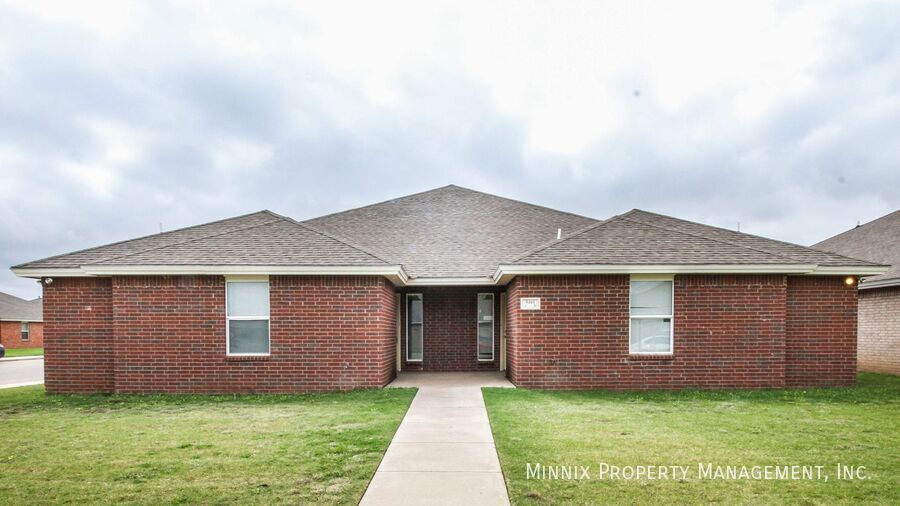Lubbock Condo: 912 N. Bangor Ave. (FS)