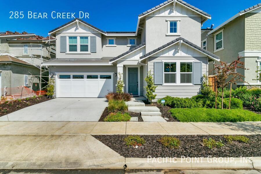 Brentwood House: 285 Bear Creek Dr