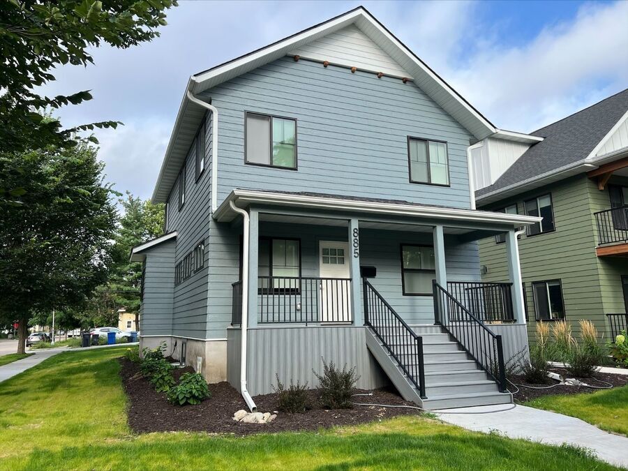 7 bed 3 bath single family house