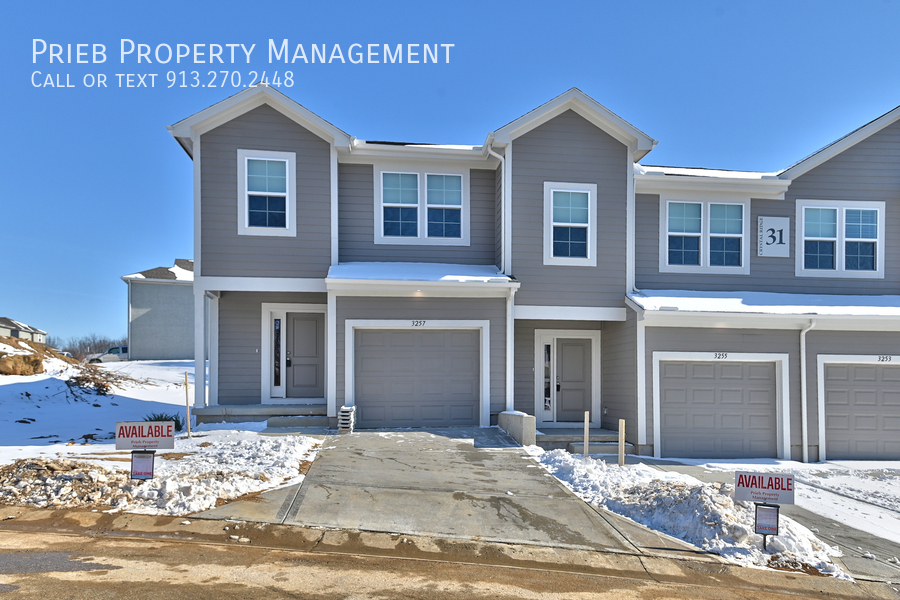 Kansas City Townhome: 3243 N 103rd Place
