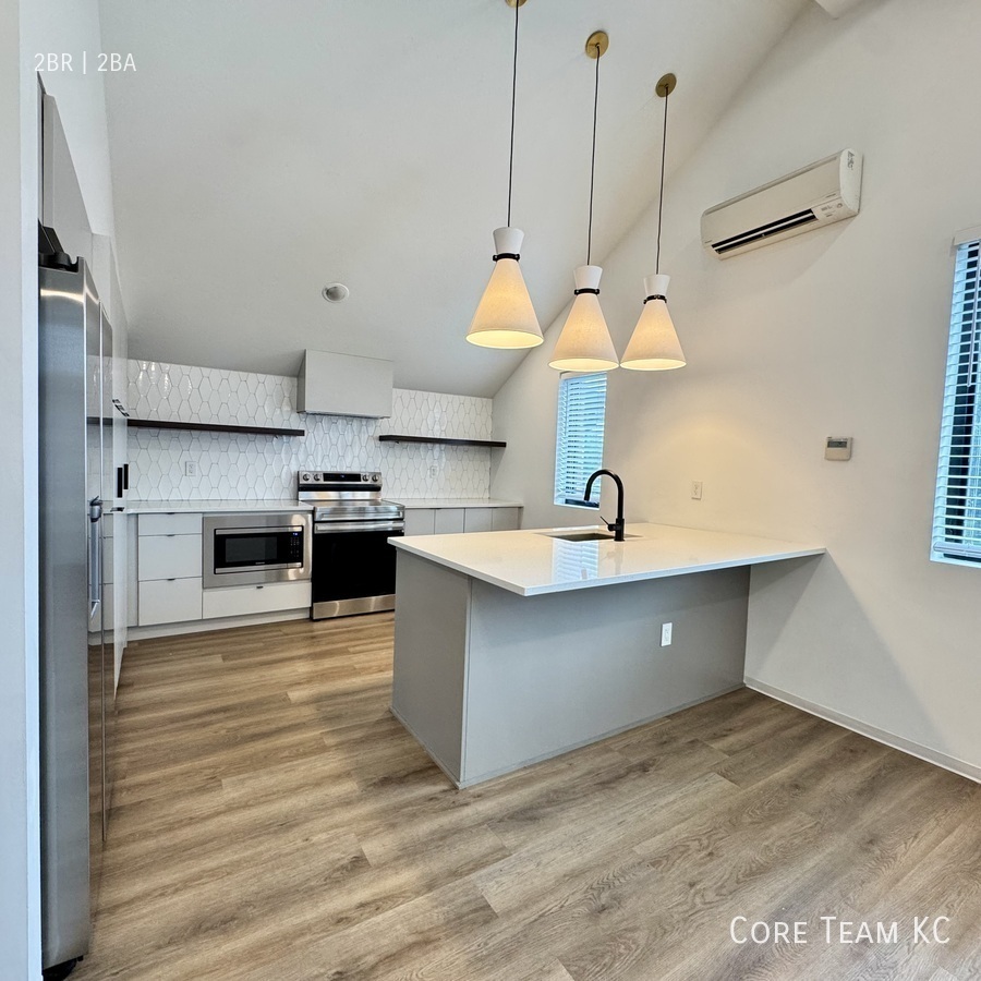 Shawnee Condo: 6115 Nieman Rd