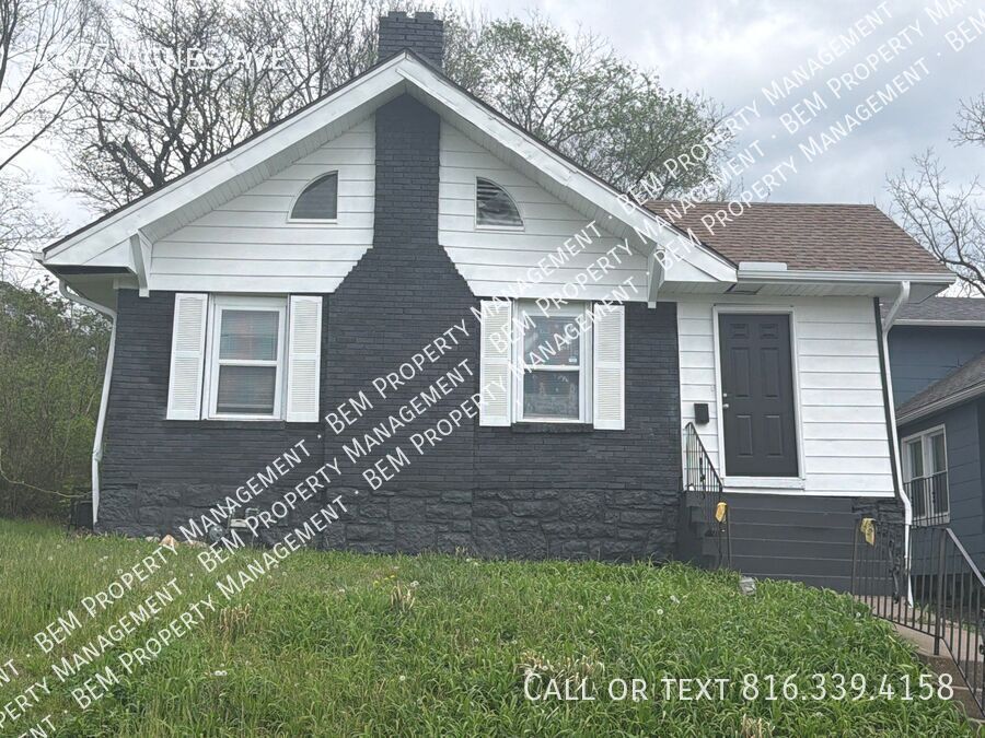 Kansas City House: 4427 Agnes Ave