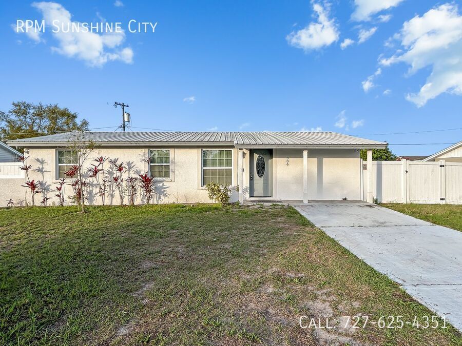 Apollo Beach House: 306 Flamingo Dr
