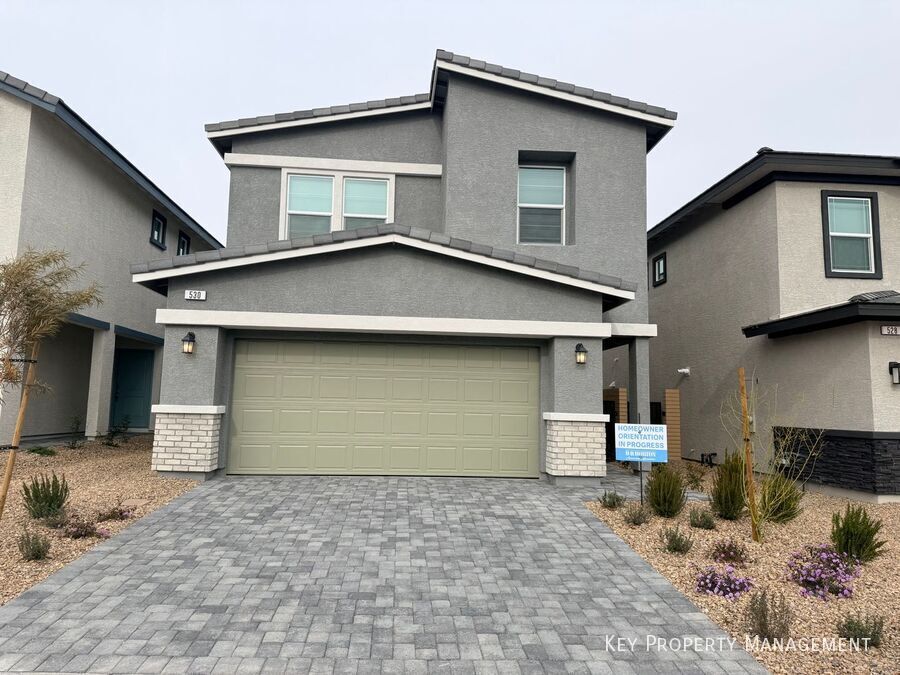 Henderson House: 530 Red Lovebird Ave